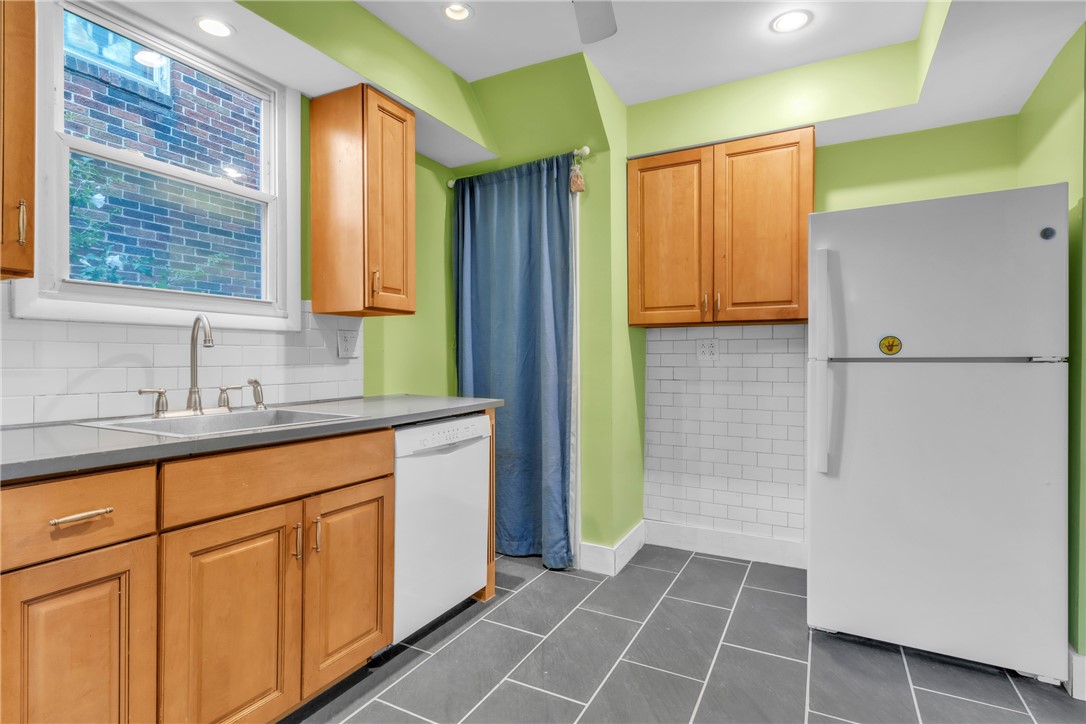 Dormont, Pennsylvania 15216, United States, 3 Bedrooms Bedrooms, ,1 BathroomBathrooms,Residential,Active,191160