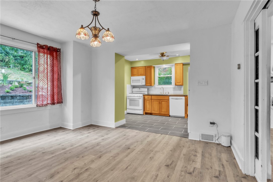 Dormont, Pennsylvania 15216, United States, 3 Bedrooms Bedrooms, ,1 BathroomBathrooms,Residential,Active,191160