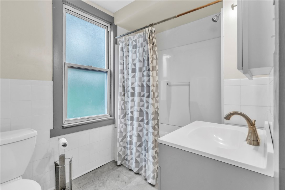 Dormont, Pennsylvania 15216, United States, 3 Bedrooms Bedrooms, ,1 BathroomBathrooms,Residential,Active,191160