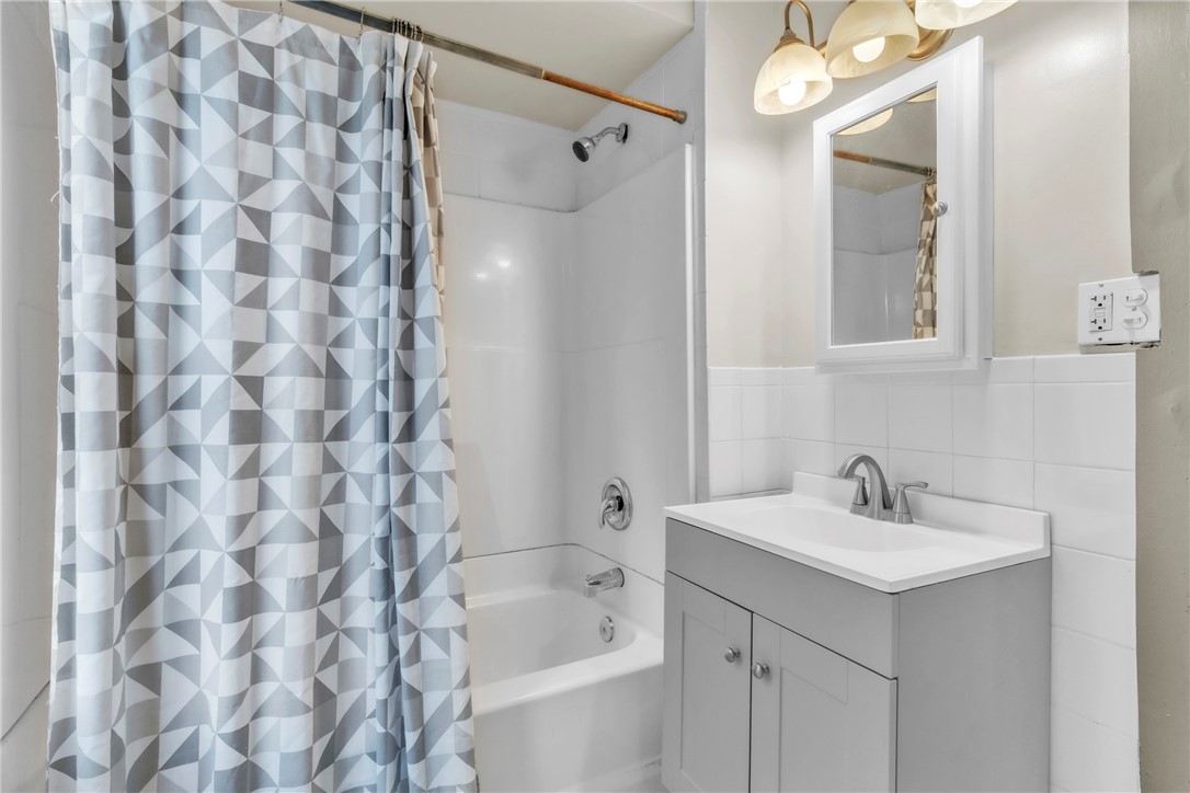 Dormont, Pennsylvania 15216, United States, 3 Bedrooms Bedrooms, ,1 BathroomBathrooms,Residential,Active,191160