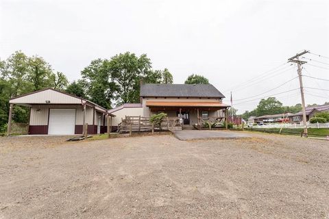 Photo of 1262 N Gallatin Ave, Uniontown, PA 15401 (MLS # 1730946)