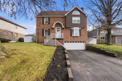 Photo of 805 Timber Trl, Oakdale, PA 15071 (MLS # 1736551)