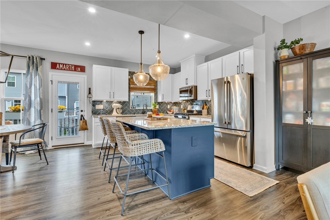 Cranberry Twp, Pennsylvania 16066, United States, 4 Bedrooms Bedrooms, ,3 BathroomsBathrooms,Residential,Contingent,151941