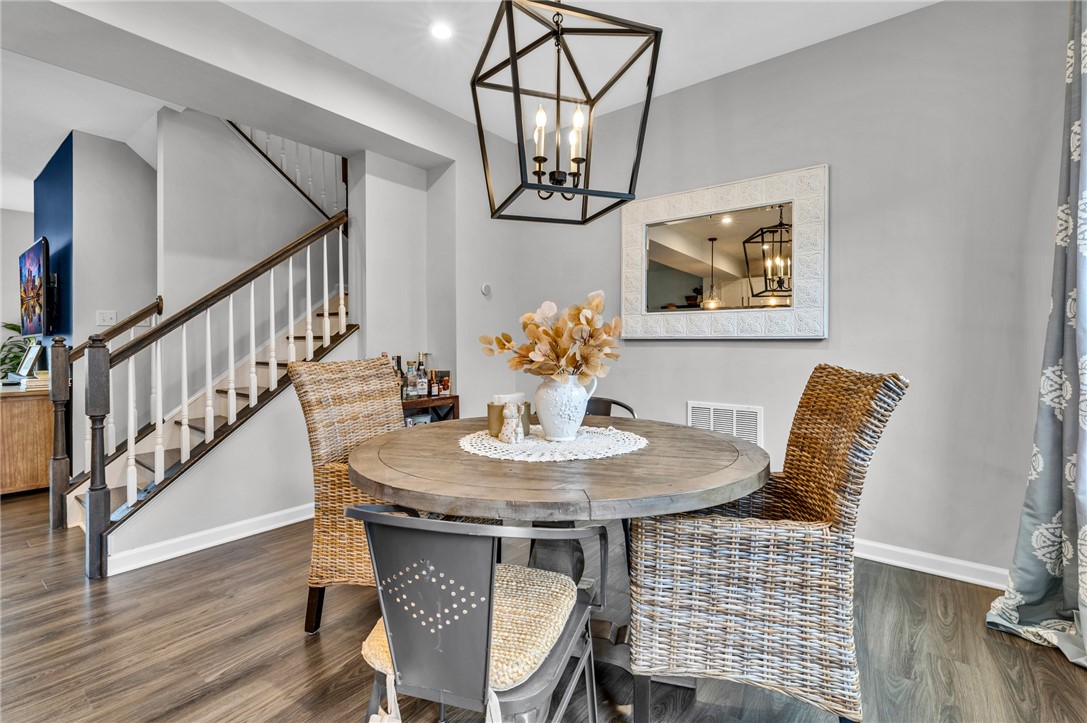 Cranberry Twp, Pennsylvania 16066, United States, 4 Bedrooms Bedrooms, ,3 BathroomsBathrooms,Residential,Contingent,151941