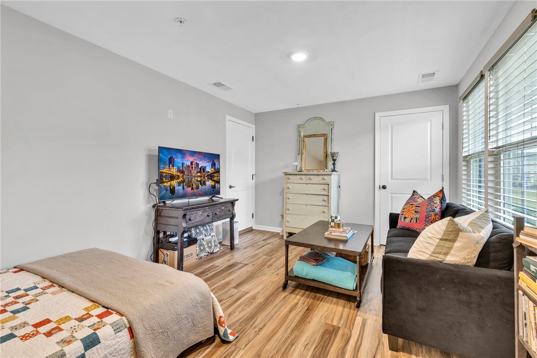 Cranberry Twp, Pennsylvania 16066, United States, 4 Bedrooms Bedrooms, ,3 BathroomsBathrooms,Residential,Contingent,151941