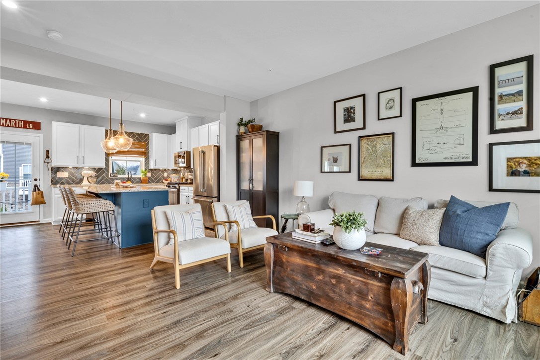 Cranberry Twp, Pennsylvania 16066, United States, 4 Bedrooms Bedrooms, ,3 BathroomsBathrooms,Residential,Contingent,151941