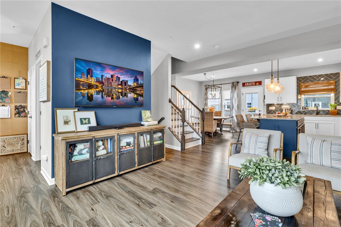 Cranberry Twp, Pennsylvania 16066, United States, 4 Bedrooms Bedrooms, ,3 BathroomsBathrooms,Residential,Contingent,151941