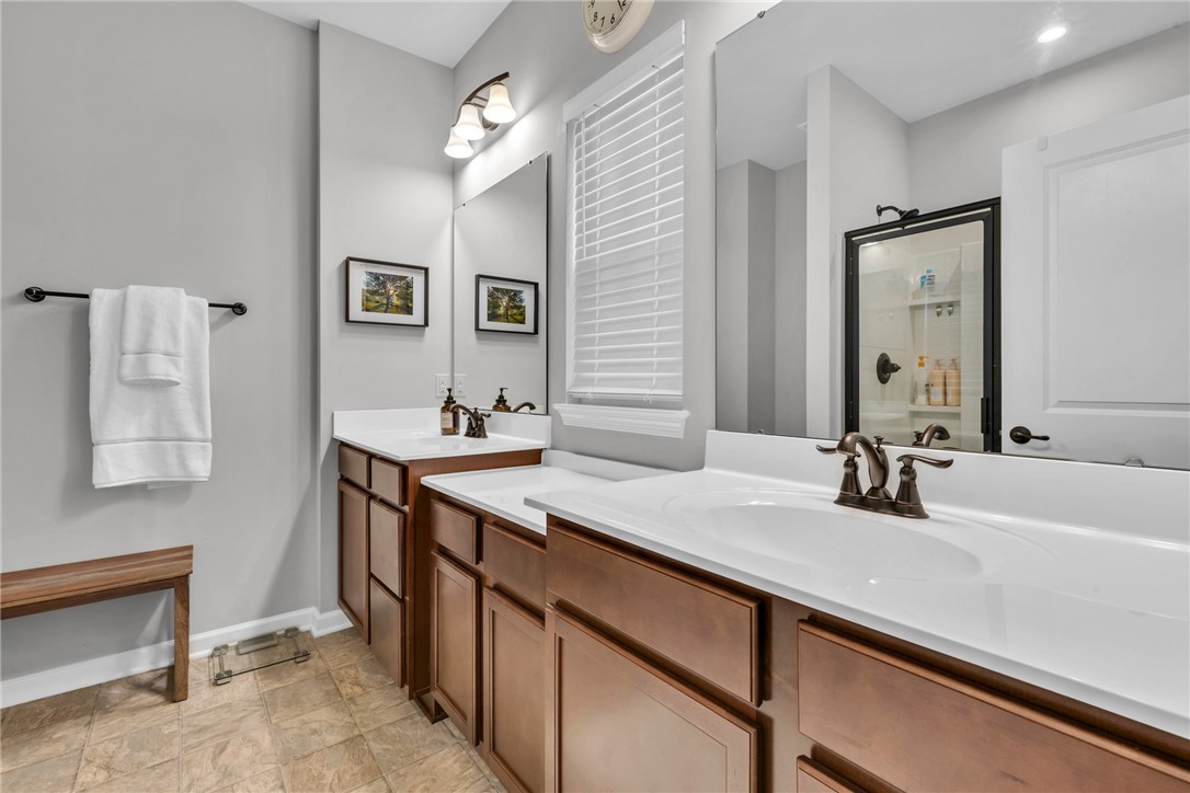 Cranberry Twp, Pennsylvania 16066, United States, 4 Bedrooms Bedrooms, ,3 BathroomsBathrooms,Residential,Contingent,151941