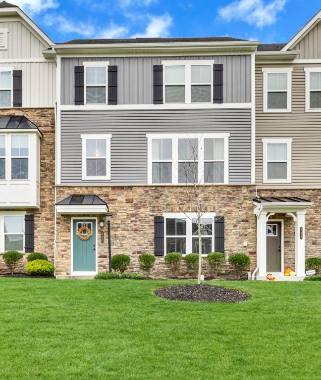 Cranberry Twp, Pennsylvania 16066, United States, 4 Bedrooms Bedrooms, ,3 BathroomsBathrooms,Residential,Contingent,151941