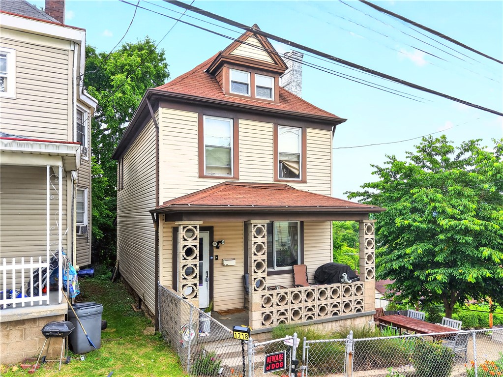 1218 Mutual St