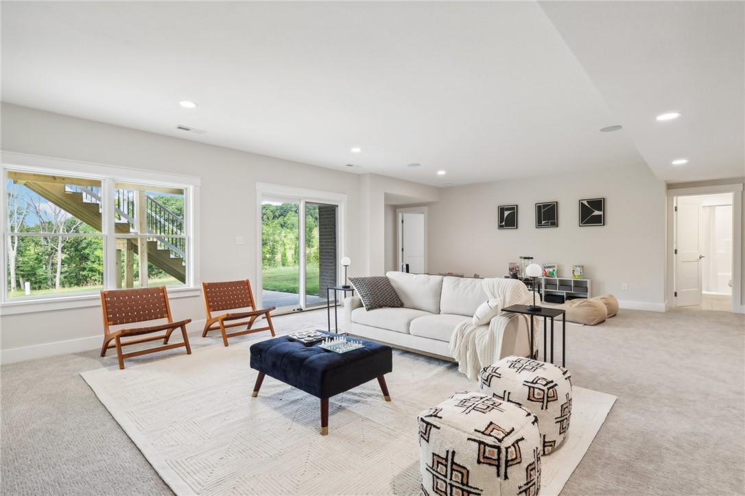 Marshall, Pennsylvania 15005, United States, 5 Bedrooms Bedrooms, ,6 BathroomsBathrooms,Residential,Active,240409