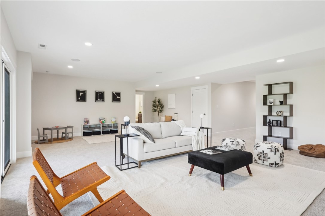 Marshall, Pennsylvania 15005, United States, 5 Bedrooms Bedrooms, ,6 BathroomsBathrooms,Residential,Active,240409