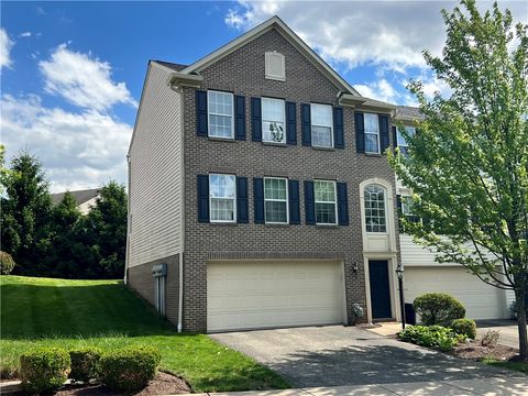 Photo of 117 Horizon Dr, Monroeville, PA 15146 (MLS # 1751958)