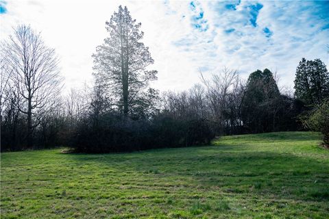 Photo of 218 Coulter Rd, Mckeesport, PA 15131 (MLS # 1747838)