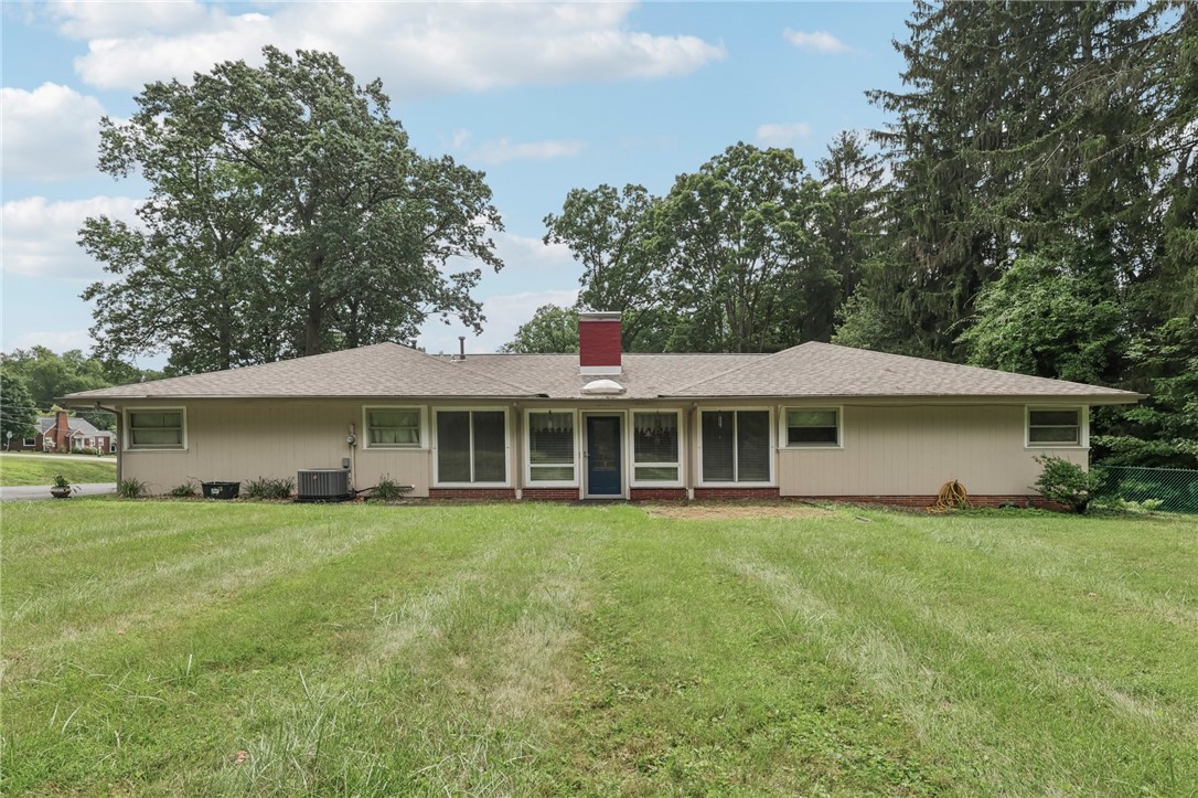 215 E Maitland Ln