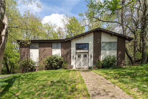 Photo of 2501 College Park Rd, Allison Park, PA 15101 (MLS # 1750205)