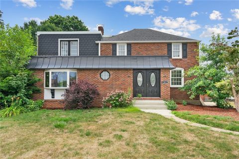 Photo of 1017 Mccoy Rd, Mc Kees Rocks, PA 15136 (MLS # 1748989)