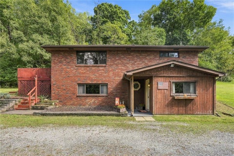Homes For Sale - 2485 Greentree Rd<br/> Carnegie, PA 15106