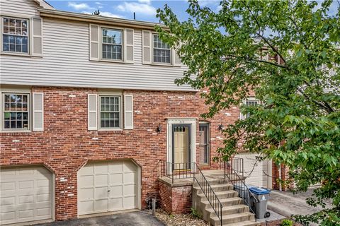 Photo of 313 Scott Ln, Venetia, PA 15367 (MLS # 1737591)