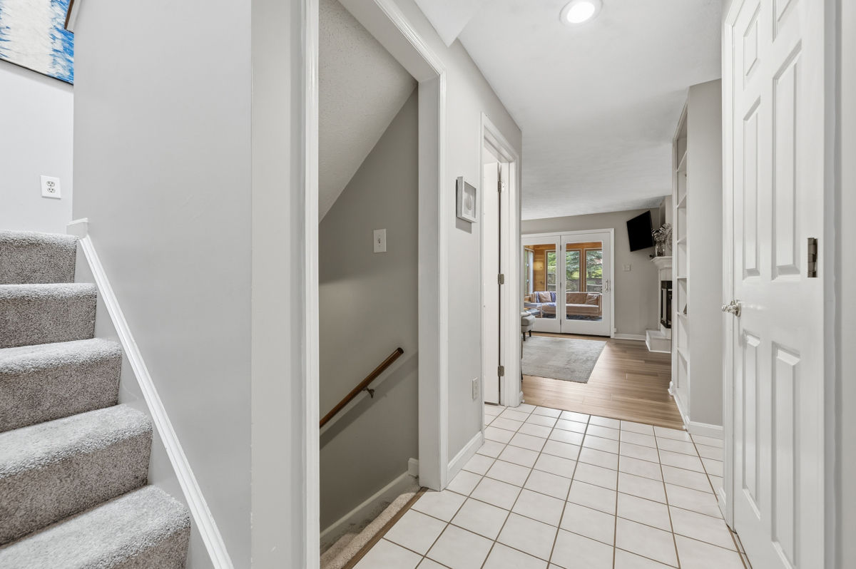 1221 Parkside Drive