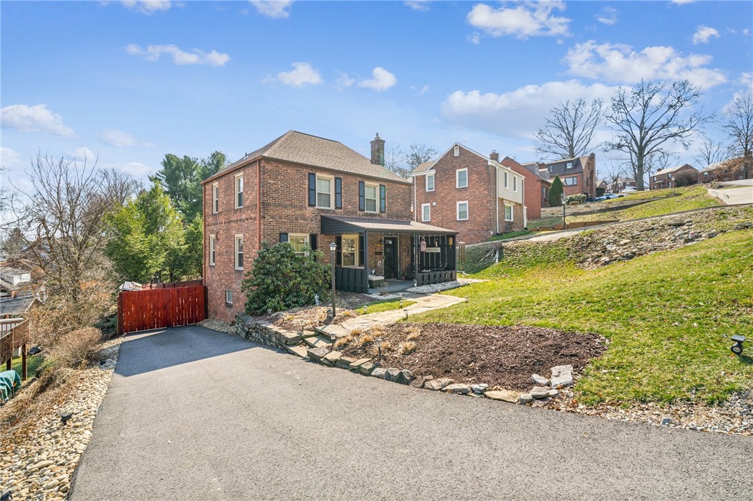 1525 6th Ave Ave, Beaver Falls, Pennsylvania image 2