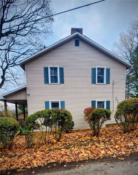 302 E Church St Clay Twp PA 16061