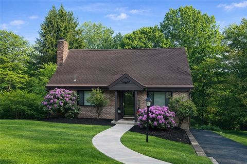 2847 Shamrock Dr Hampton PA 15101