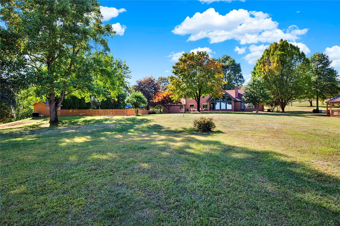 126 Fieldstone LN