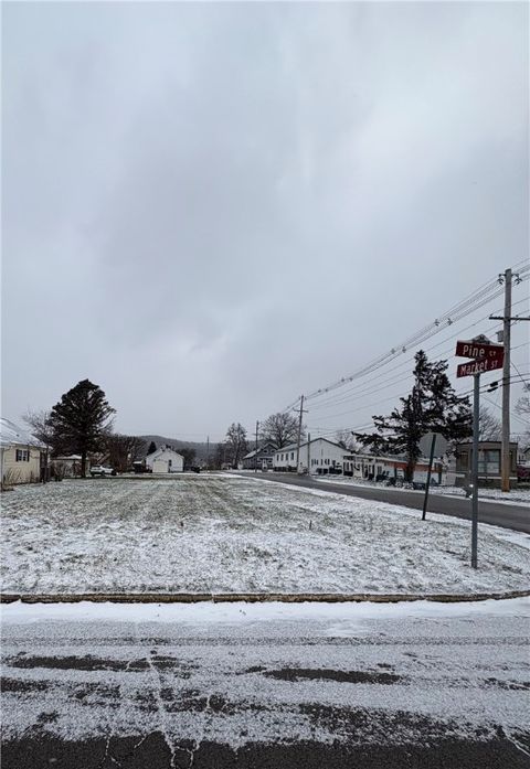 00 Pine-Market Sts Zelienople Boro PA 16063