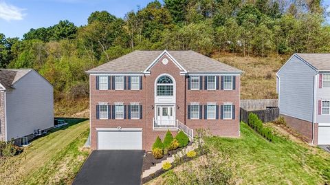 Photo of 8047 Maureen Dr, Cranberry Twp, PA 16066 (MLS # 1723568)