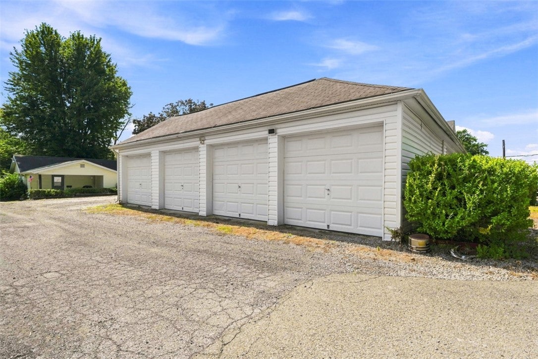 301 Pleasantview Ave