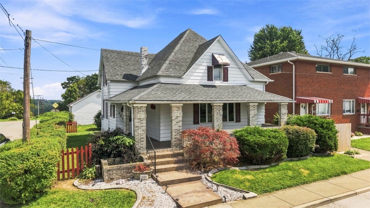 301 Pleasantview Ave