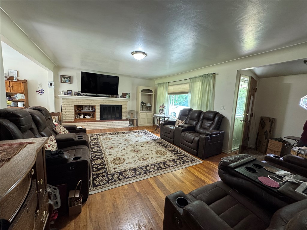 Pulaski Twp - Law, Pennsylvania 16143, United States, 3 Bedrooms Bedrooms, ,2 BathroomsBathrooms,Residential,Contingent,148941