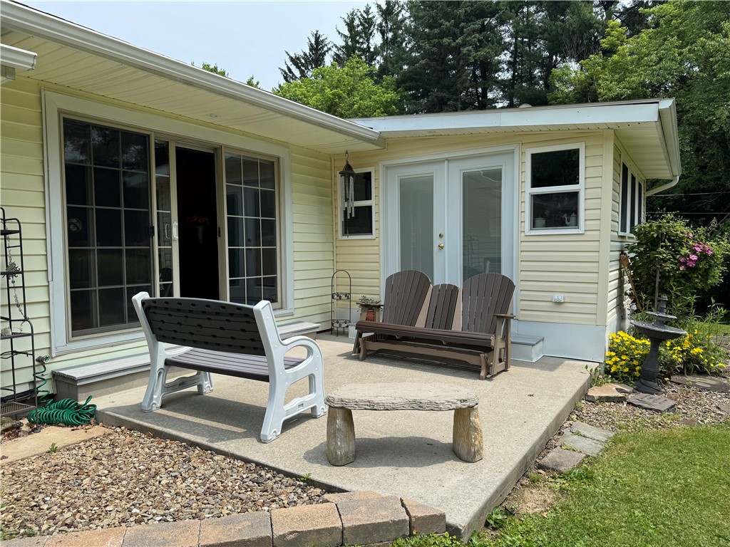 Pulaski Twp - Law, Pennsylvania 16143, United States, 3 Bedrooms Bedrooms, ,2 BathroomsBathrooms,Residential,Contingent,148941