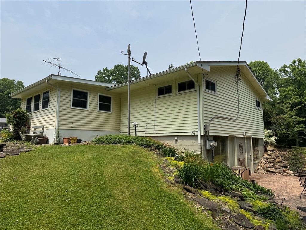 Pulaski Twp - Law, Pennsylvania 16143, United States, 3 Bedrooms Bedrooms, ,2 BathroomsBathrooms,Residential,Contingent,148941