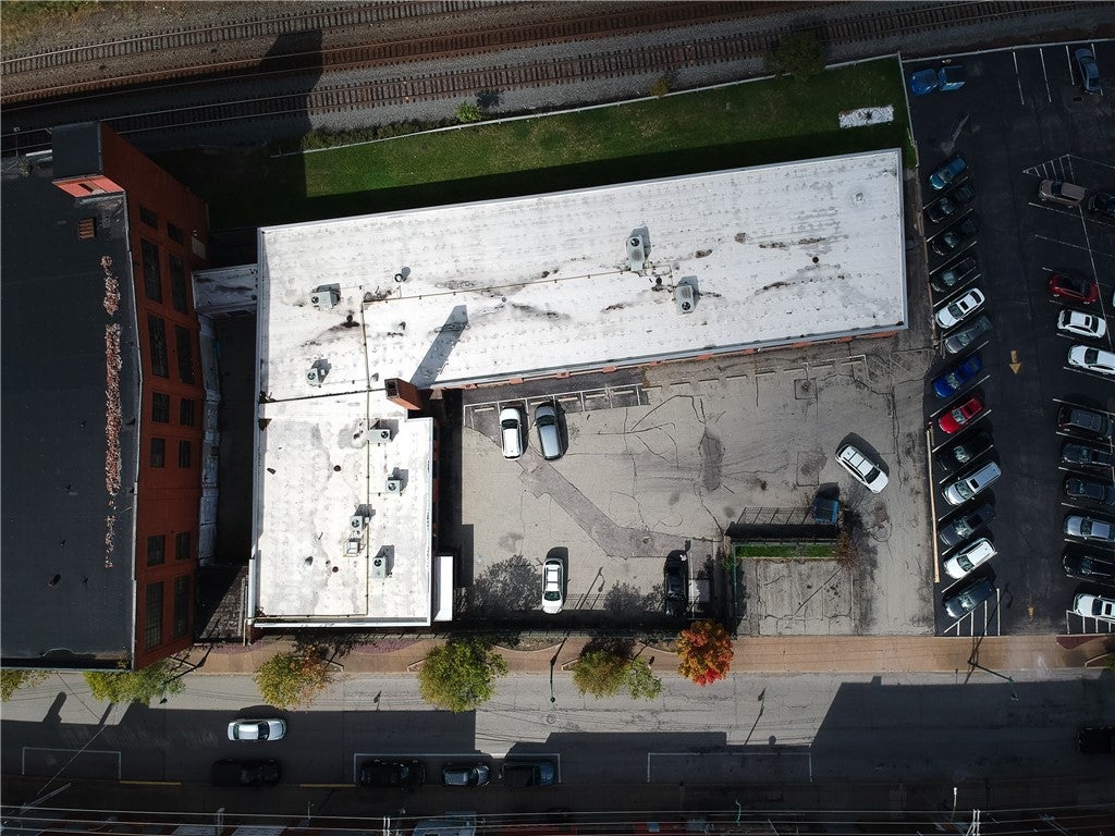 225 W 7th Ave