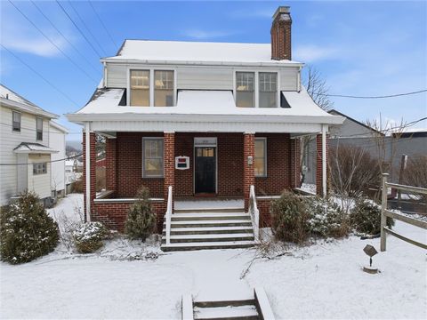 Photo of 313 Morgantown St, Uniontown, PA 15401 (MLS # 1741197)