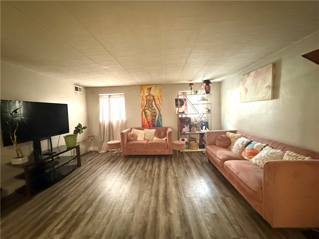 Sharpsburg, Pennsylvania 15215, United States, 2 Bedrooms Bedrooms, ,1 BathroomBathrooms,Residential,Active,76704