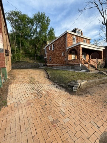 640 W 7th Avenue