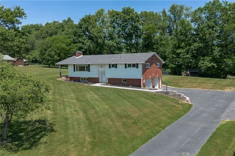 Photo of 3935 Clarksburg Rd, Clarksburg, PA 15725 (MLS # 1758123)
