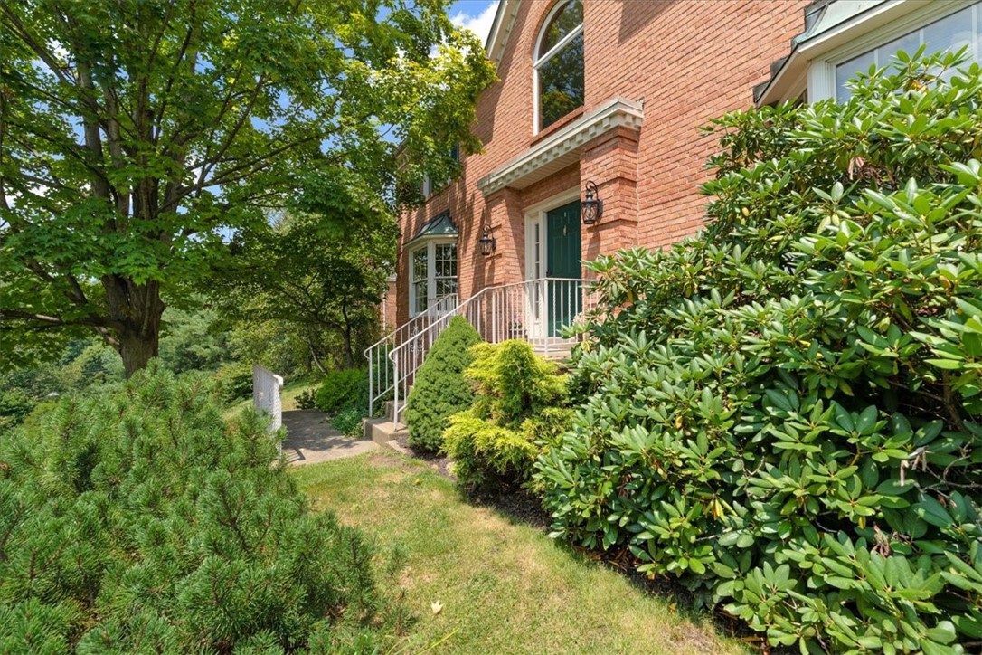 2403 Ramblewood Dr