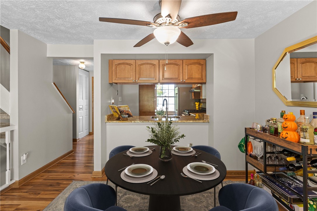 Castle Shannon, Pennsylvania 15234, United States, 2 Bedrooms Bedrooms, ,2 BathroomsBathrooms,Residential,Active,232199