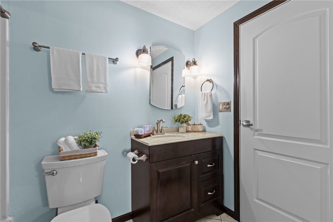 Castle Shannon, Pennsylvania 15234, United States, 2 Bedrooms Bedrooms, ,2 BathroomsBathrooms,Residential,Active,232199