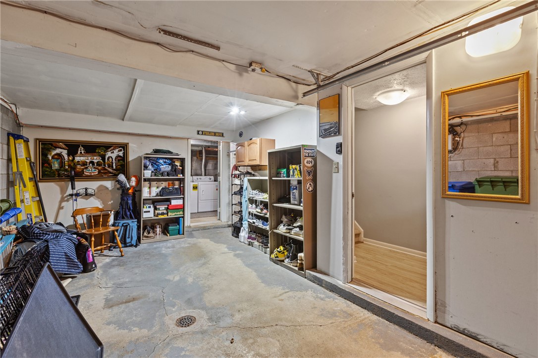 Castle Shannon, Pennsylvania 15234, United States, 2 Bedrooms Bedrooms, ,2 BathroomsBathrooms,Residential,Active,232199