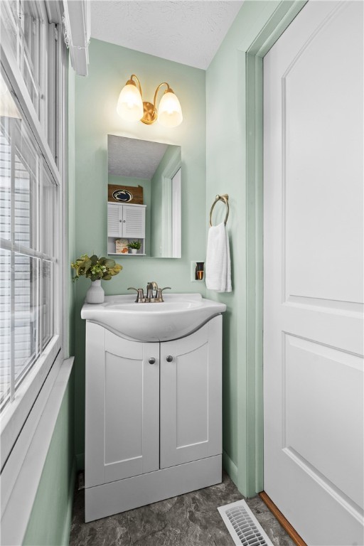 Castle Shannon, Pennsylvania 15234, United States, 2 Bedrooms Bedrooms, ,2 BathroomsBathrooms,Residential,Active,232199