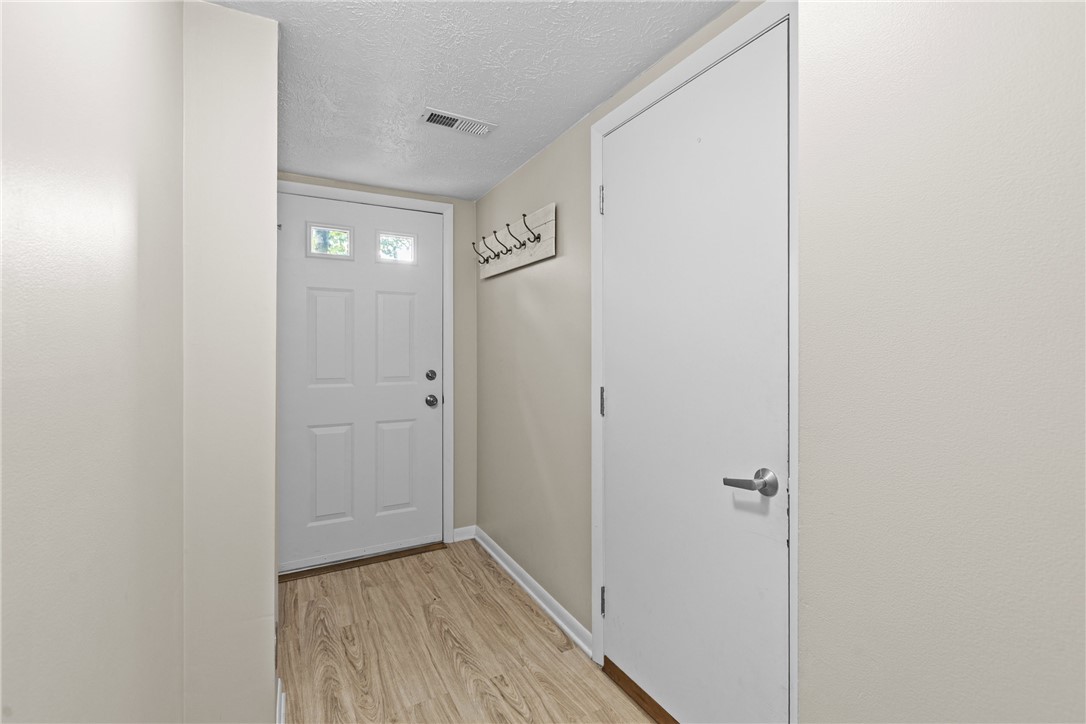 Castle Shannon, Pennsylvania 15234, United States, 2 Bedrooms Bedrooms, ,2 BathroomsBathrooms,Residential,Active,232199