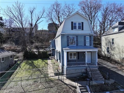 Photo of 335 Queensbury St, Pittsburgh, PA 15205 (MLS # 1741756)