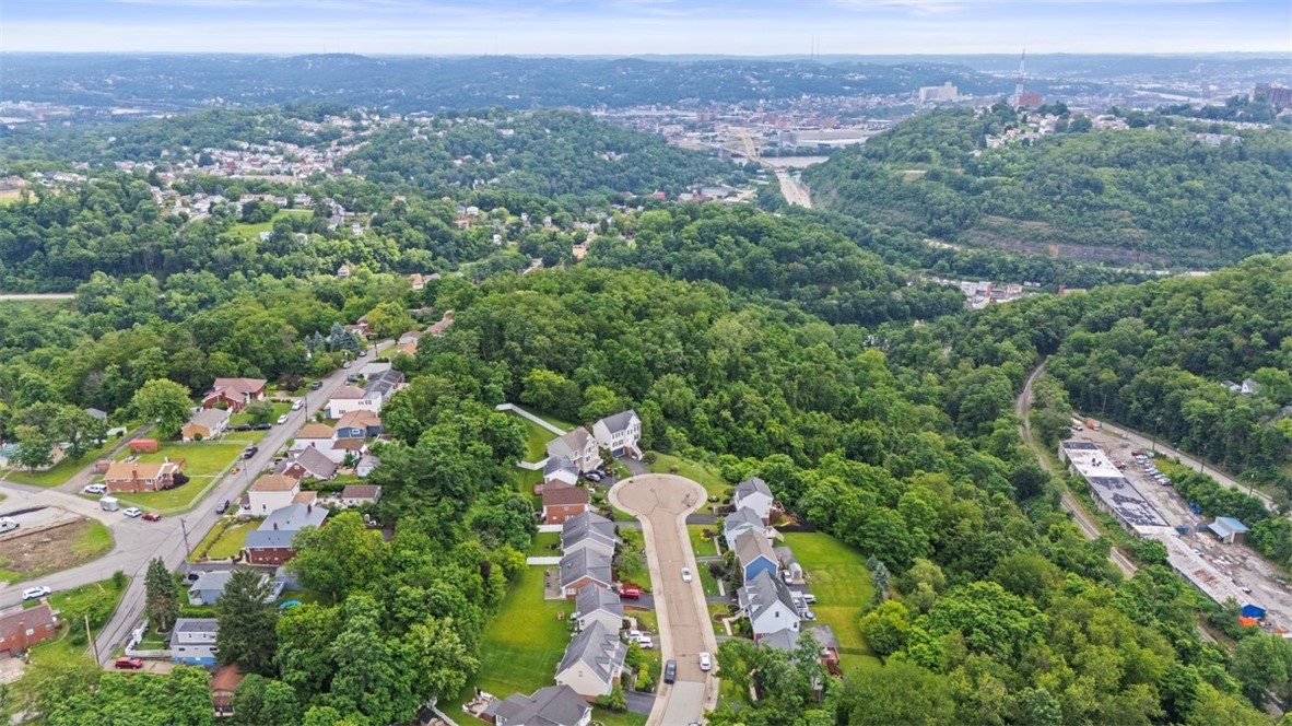 196 Oakbrook Cir