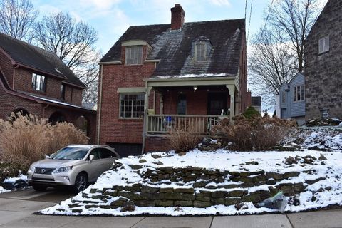 Photo of 643 Royce Ave, Pittsburgh, PA 15243 (MLS # 1737670)