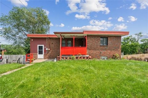Photo of 3003 Jersey St, Mckeesport, PA 15132 (MLS # 1751407)